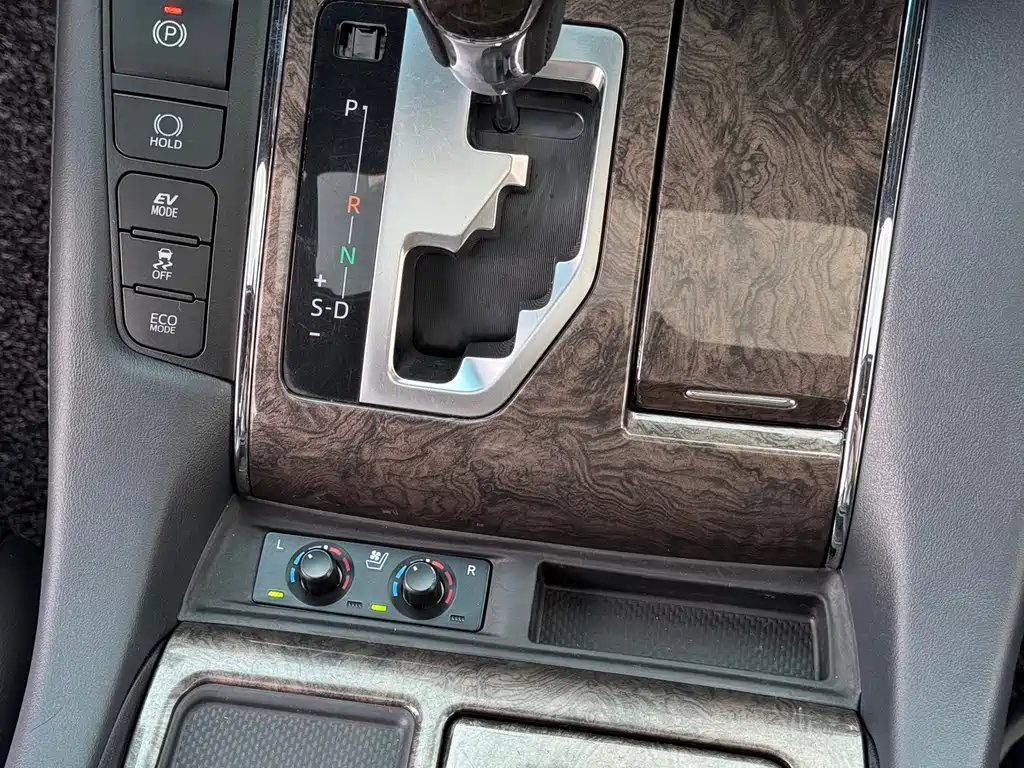 Toyota Alphard 2019 — фото 12