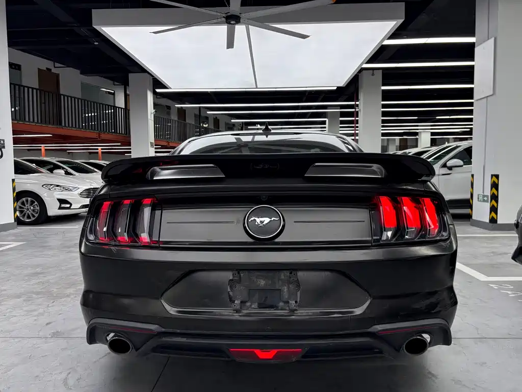 Ford Mustang 2021 — фото 17