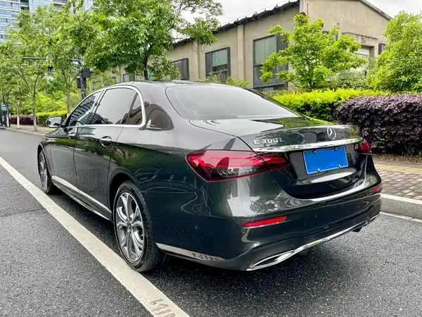 Mercedes-Benz E-Class 2022