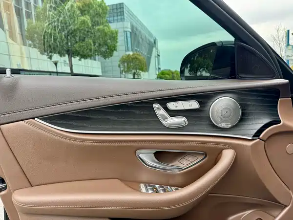 Mercedes-Benz E-Class 2022