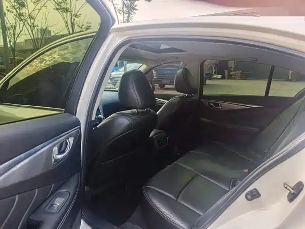 Infiniti Q50 2014