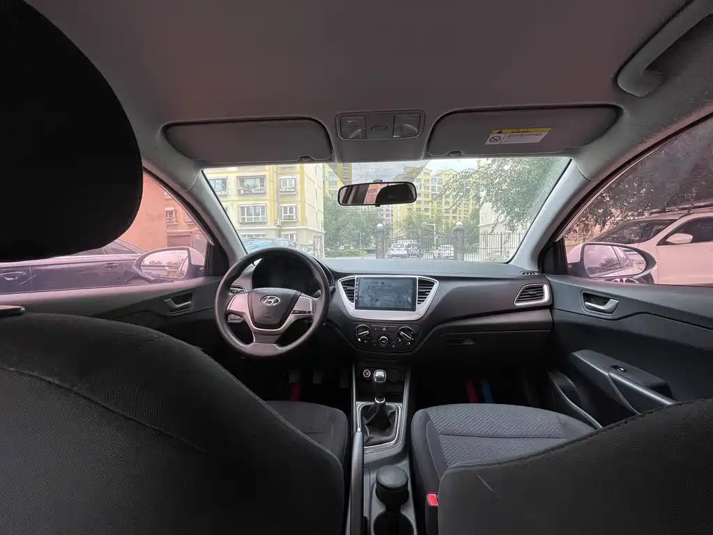 Hyundai Verna 2017 — фото 9