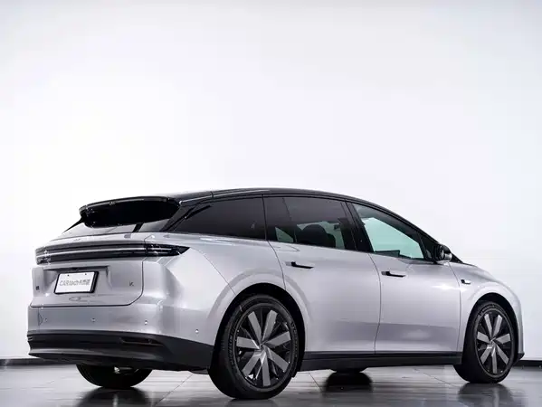 Li Auto i6 2025