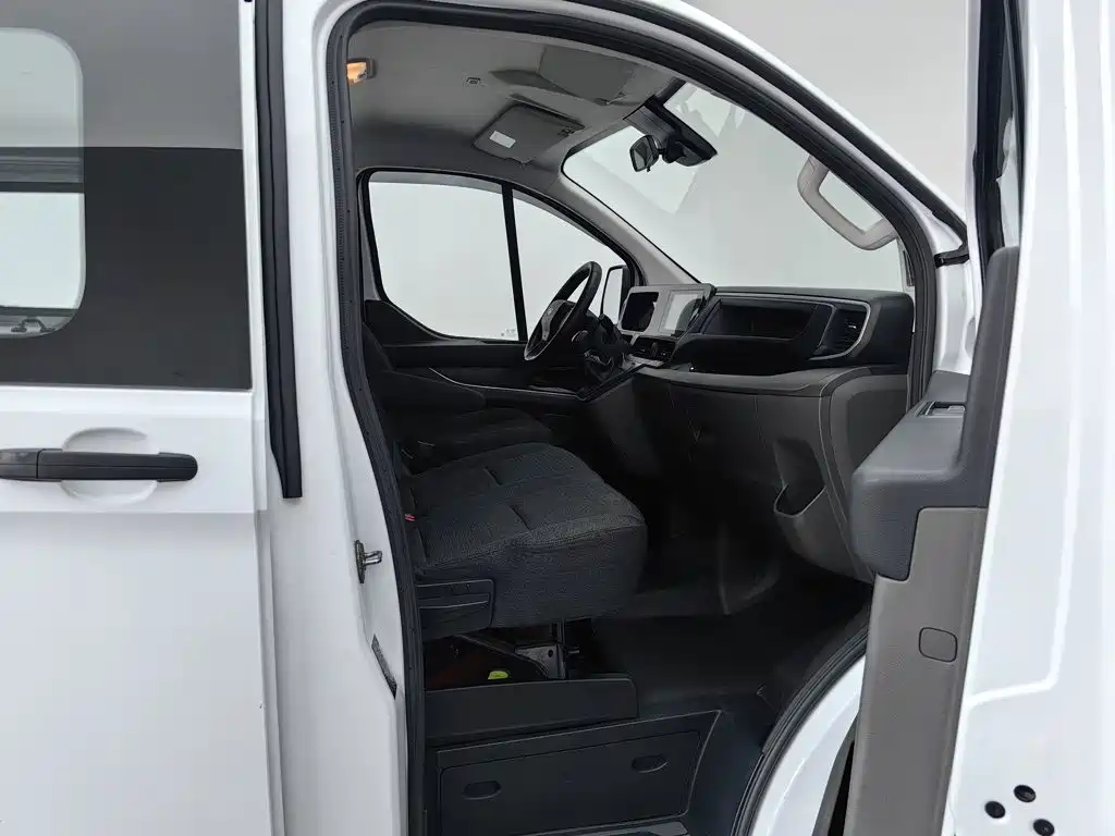 Ford Transit 2023 — фото 23