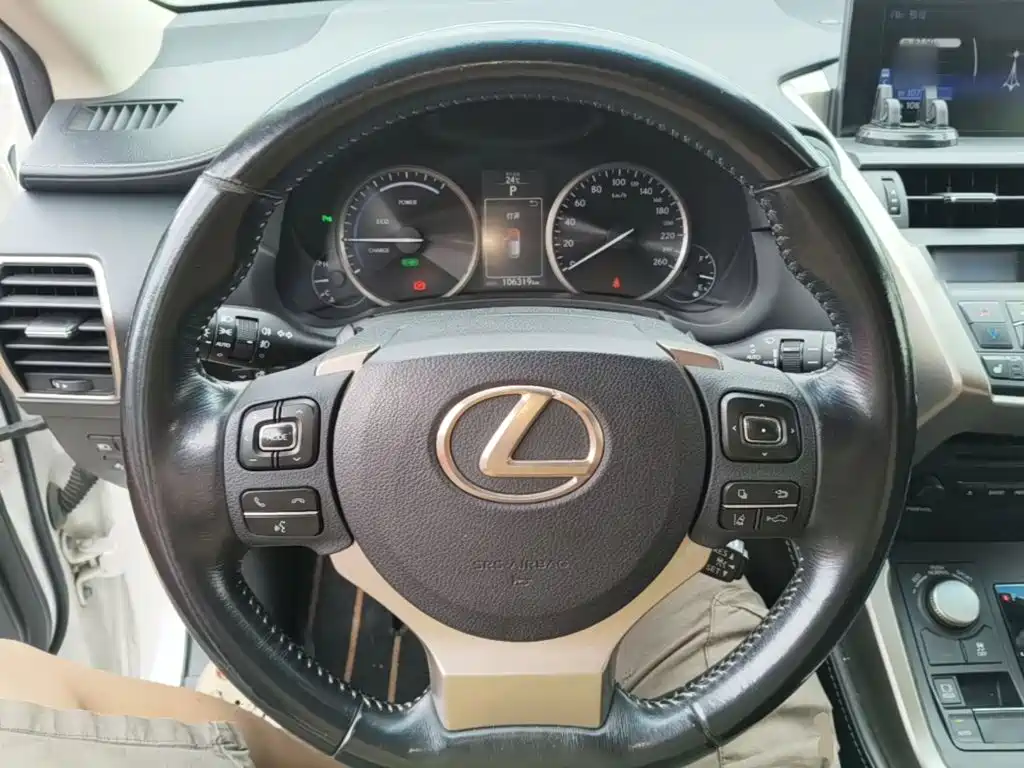 Lexus NX 2016 — фото 17