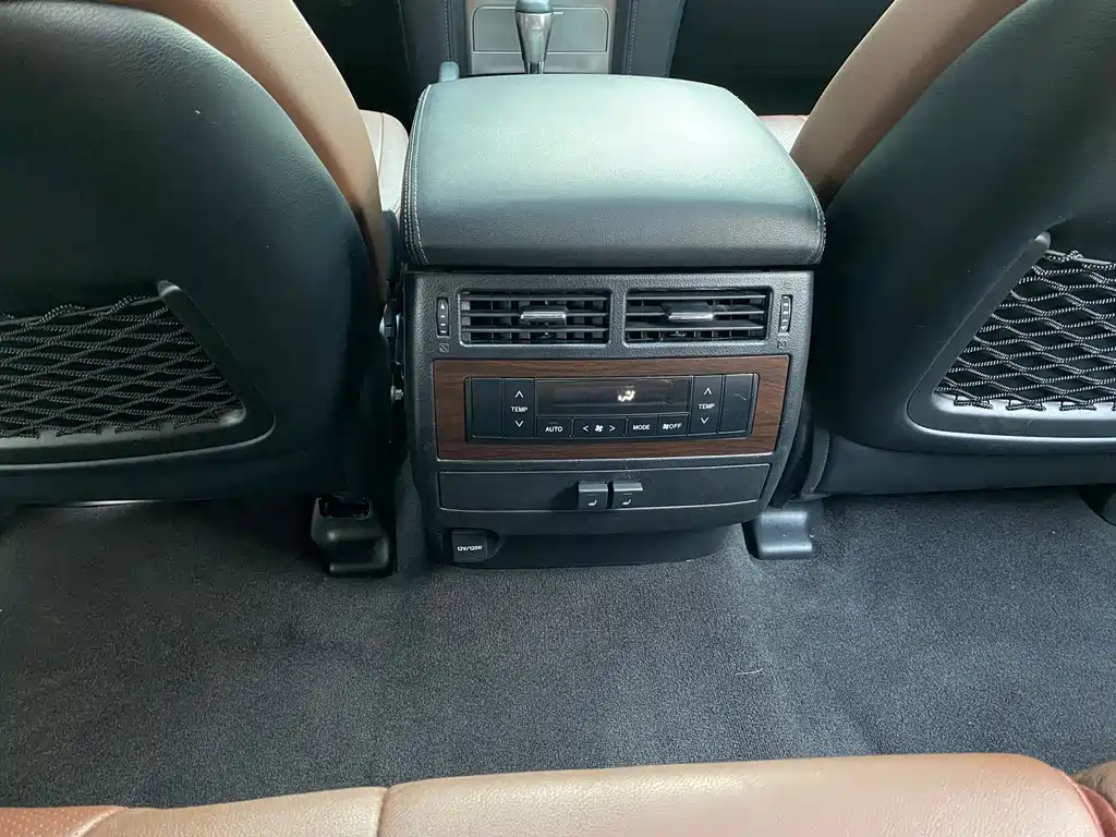 Toyota Land Cruiser 2019 — фото 15