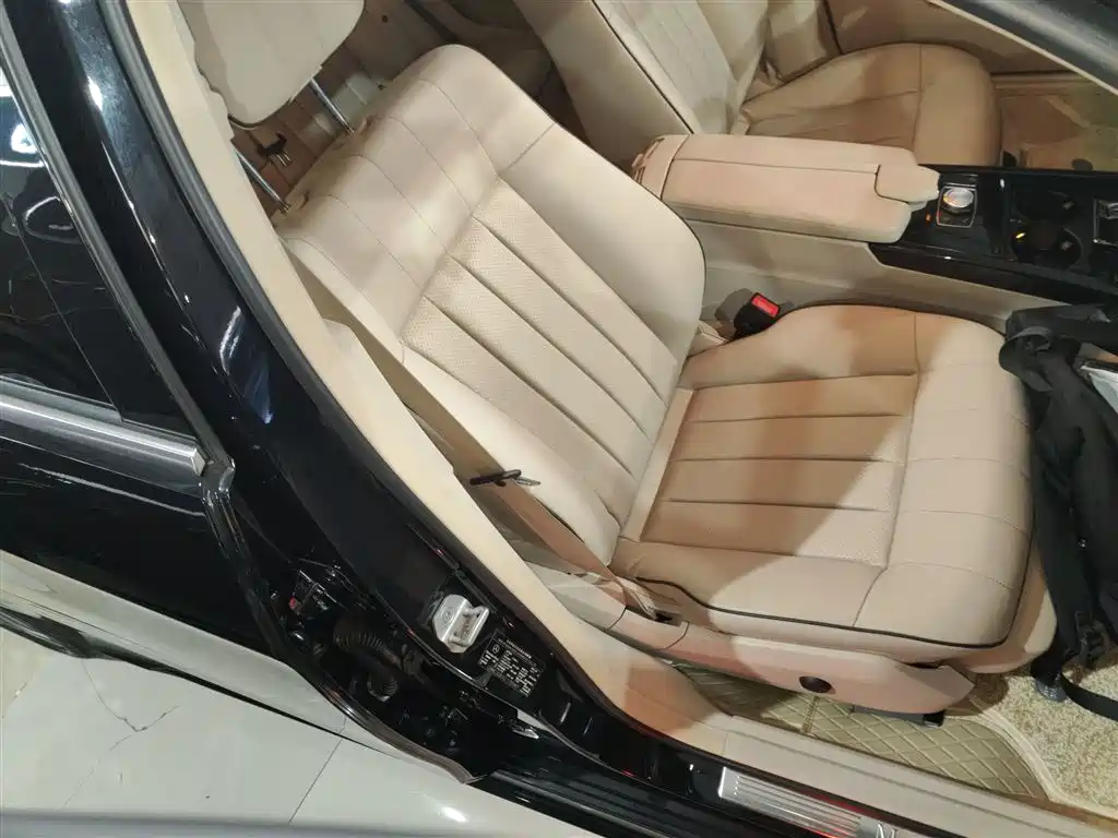 Mercedes-Benz E-Class 2014 — фото 18