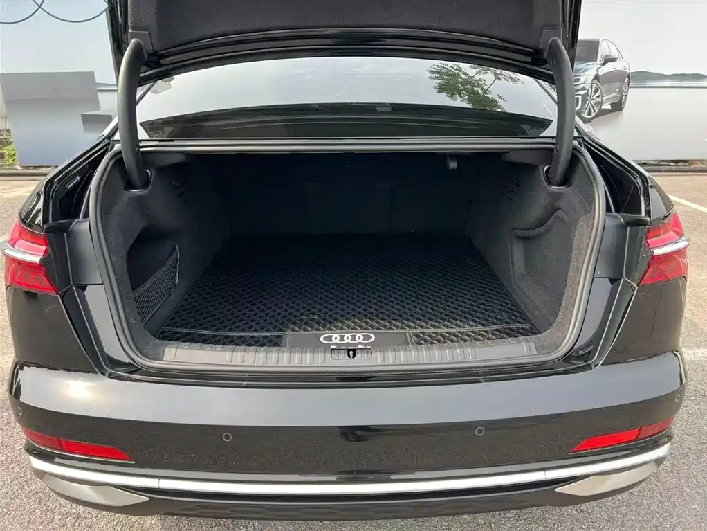Audi A6L 2024 — фото 10