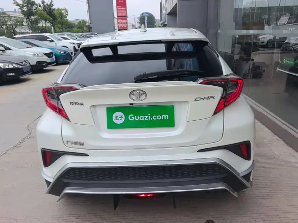 Toyota C-HR 2018 — фото 6