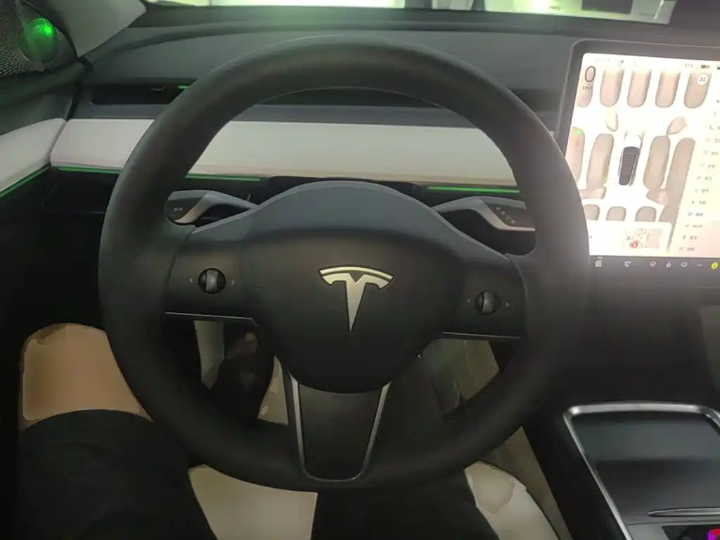 Tesla Model Y 2023 — фото 11
