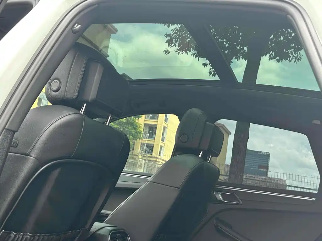 Porsche Macan 2019 — фото 10