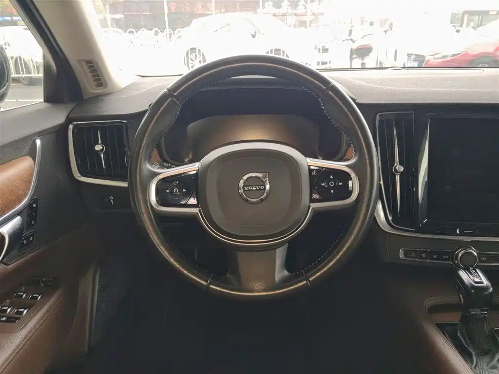 Volvo S90 2020 — фото 11