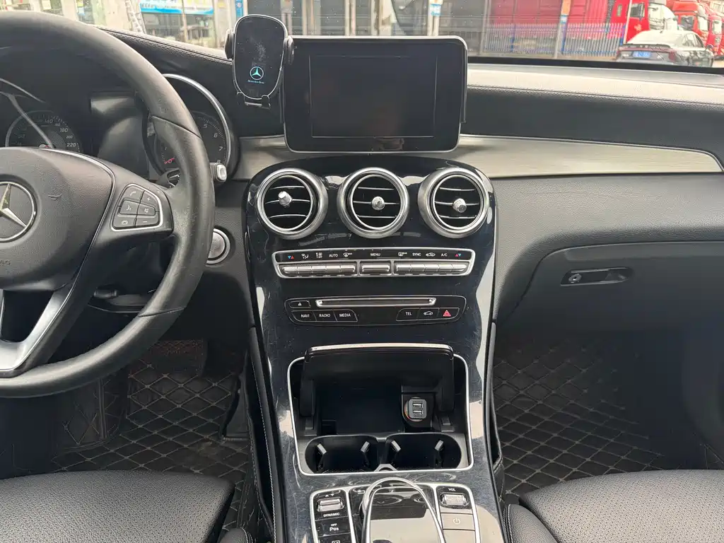 Mercedes-Benz GLC Coupe 2017 — фото 18