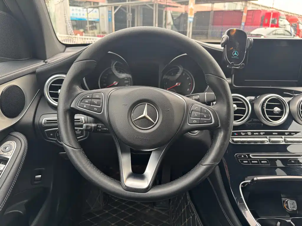 Mercedes-Benz GLC Coupe 2017 — фото 17