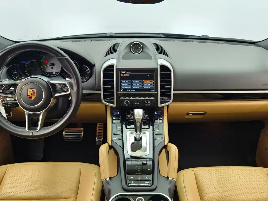 Porsche Cayenne New Energy 2017 — фото 9