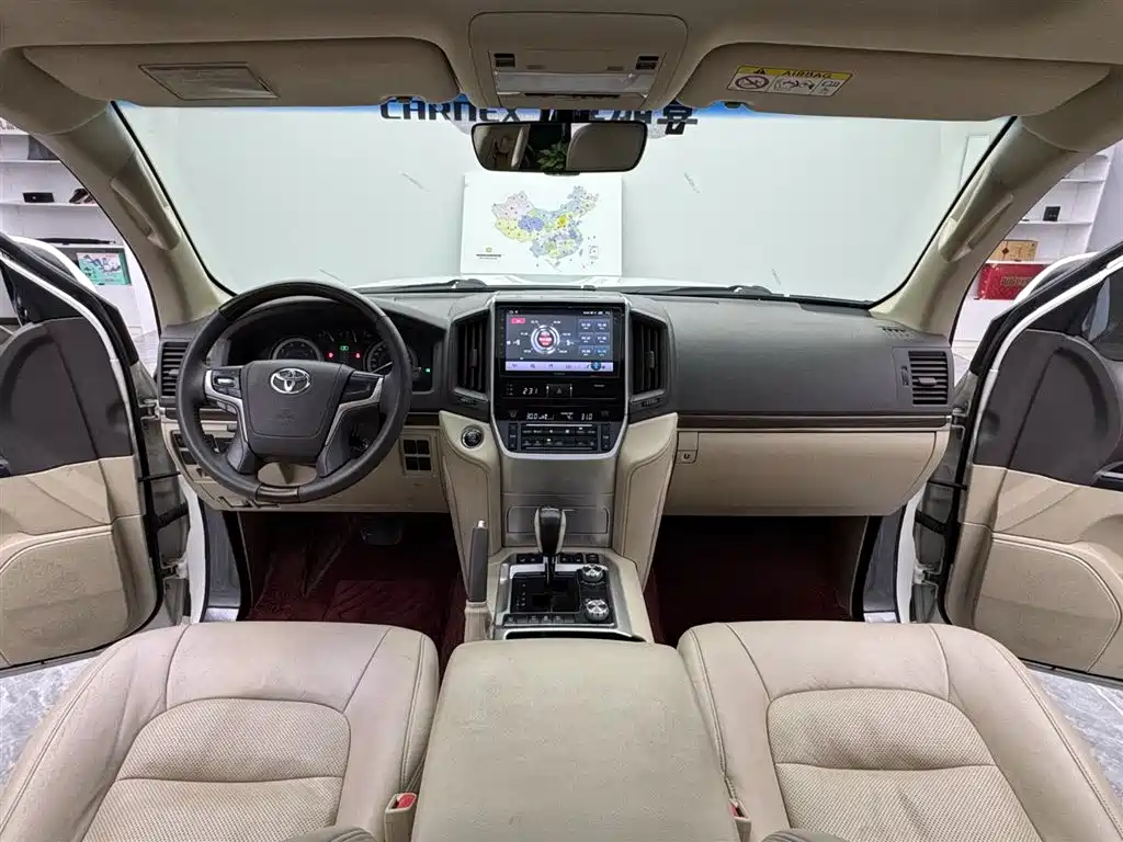 Toyota Land Cruiser 2020 — фото 9
