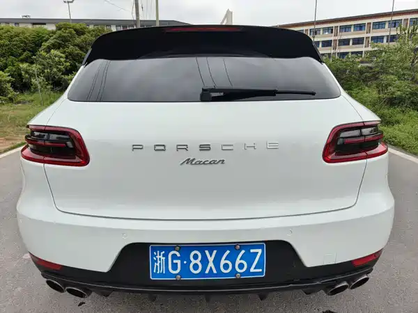 Porsche Macan 2014