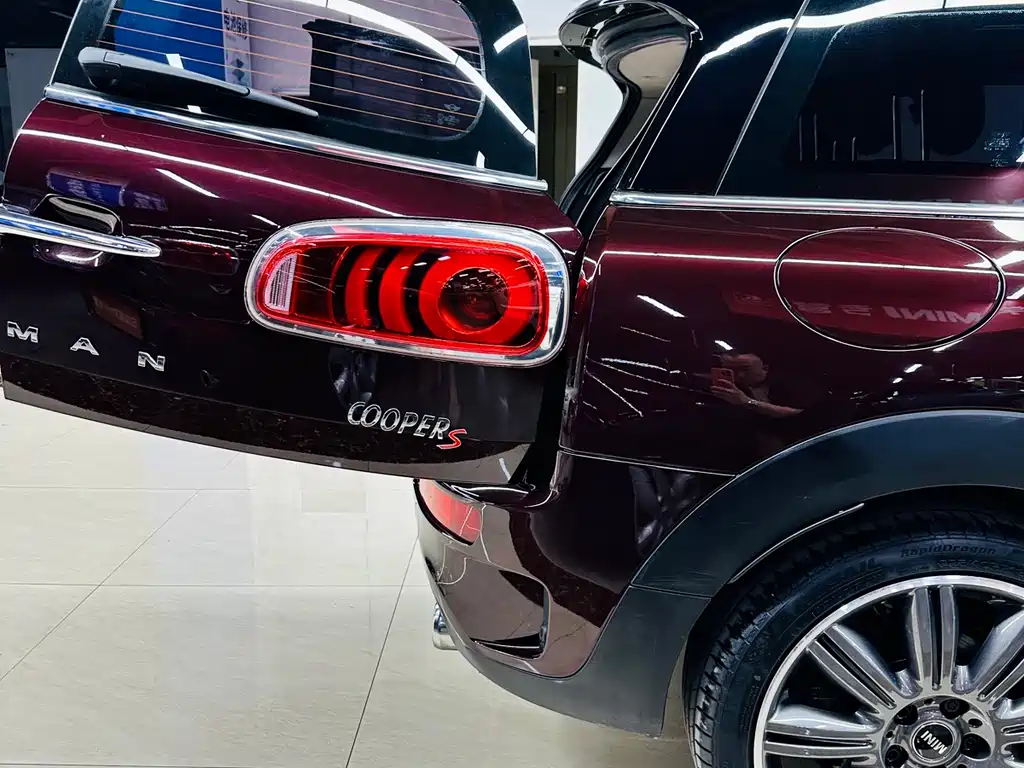 MINI Clubman 2018 — фото 15