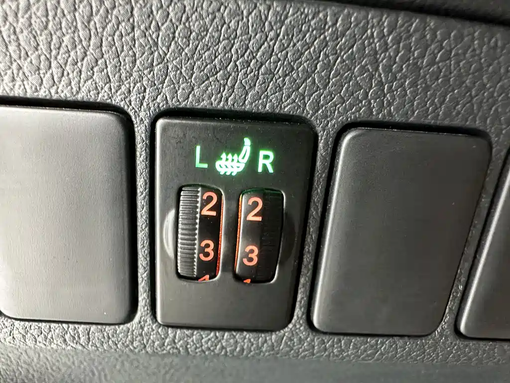 Mitsubishi Outlander 2023 — фото 13
