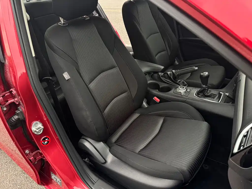 Mazda 3 Axela 2016 — фото 12