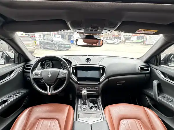 Maserati Ghibli 2021
