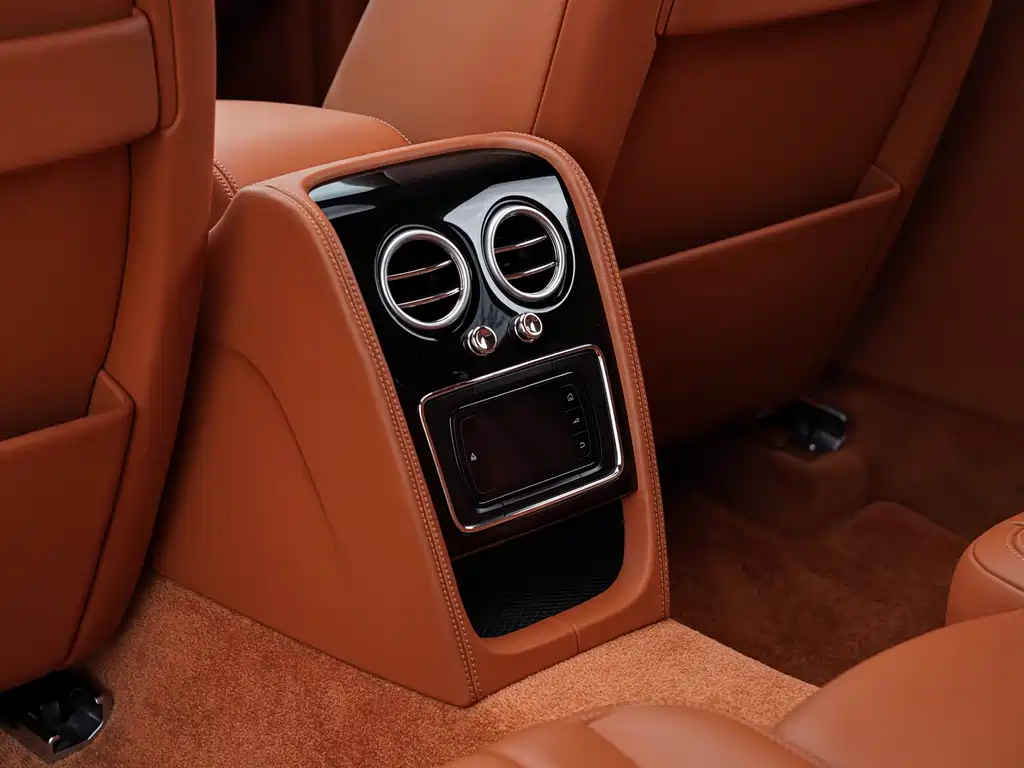 Bentley Flying Spur 2018 — фото 22