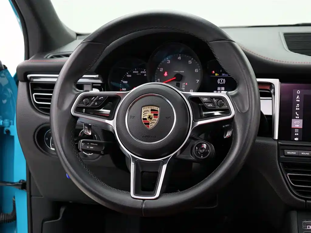 Porsche Macan 2019 — фото 15