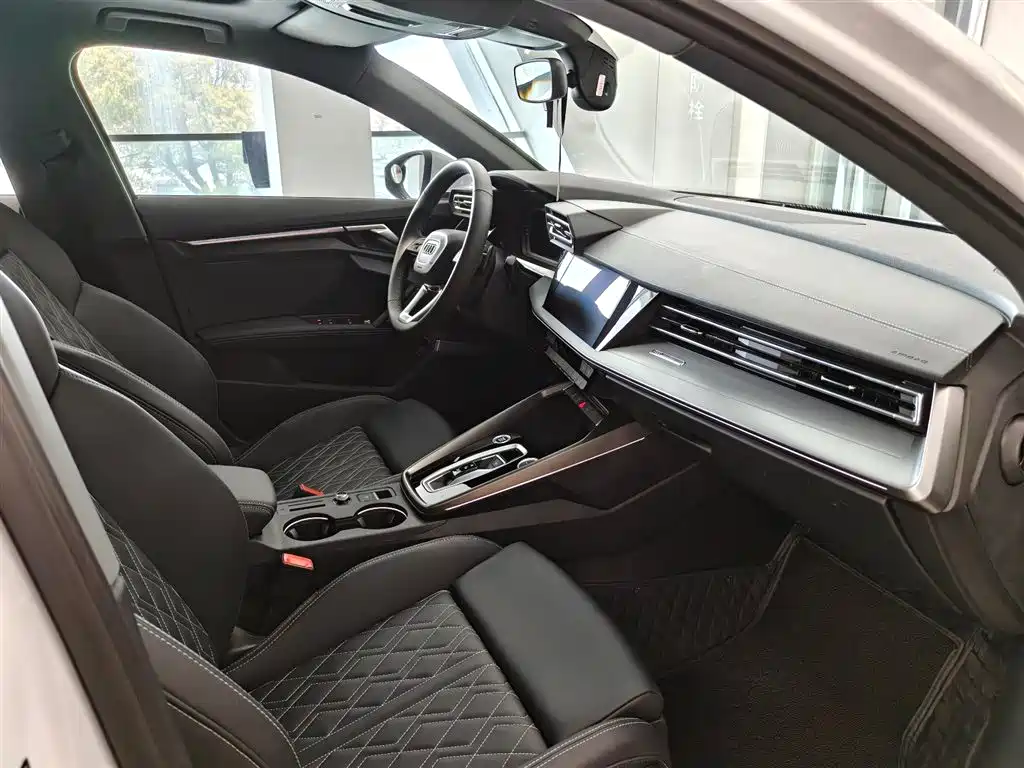 Audi A3 2025 — фото 13