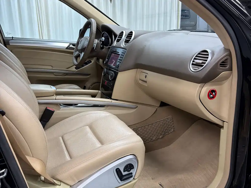 Mercedes-Benz M-Class AMG 2010 — фото 17