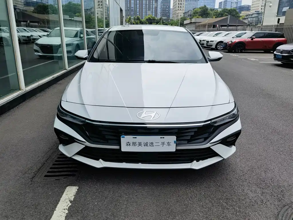 Hyundai Elantra 2024