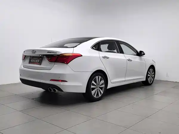Hyundai Mistra 2015