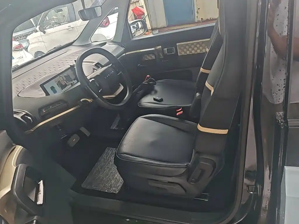 Baojun Kiwi EV 2021 — фото 15