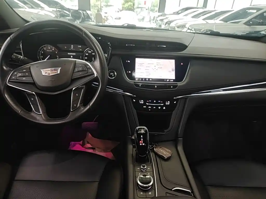 Cadillac XT5 2021 — фото 13