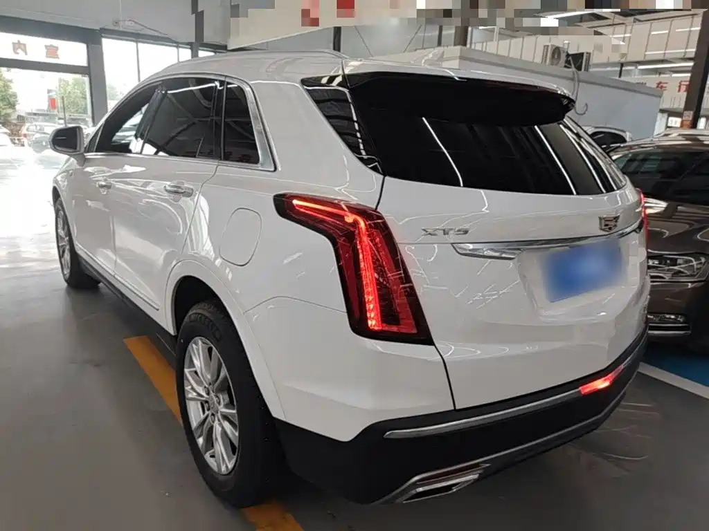 Cadillac XT5 2021 — фото 5