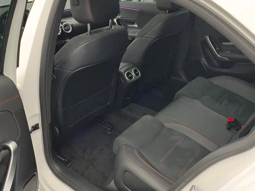 Mercedes-Benz A-Class 2023 — фото 11
