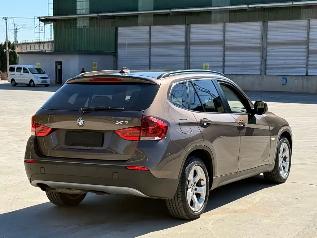 BMW X1 2012 — фото 7