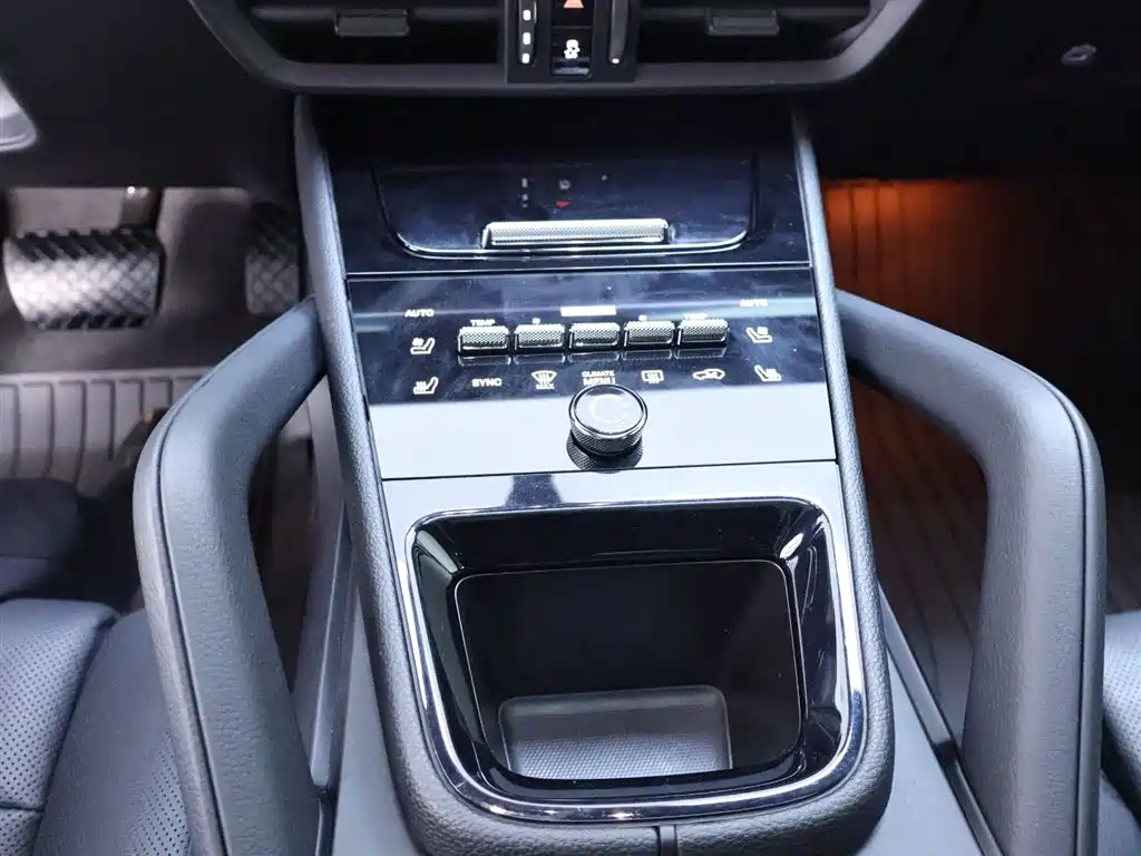 Porsche Cayenne 2023 — фото 13