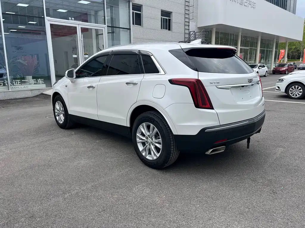 Cadillac XT5 2020 — фото 12