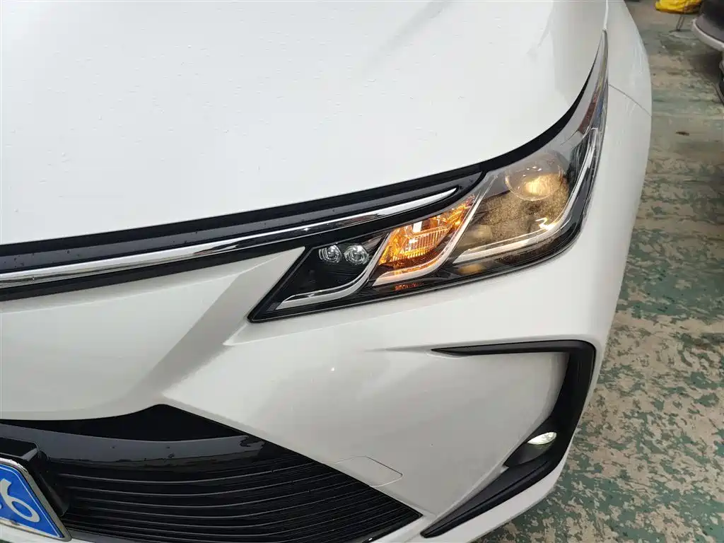 Toyota Corolla 2023 — фото 24