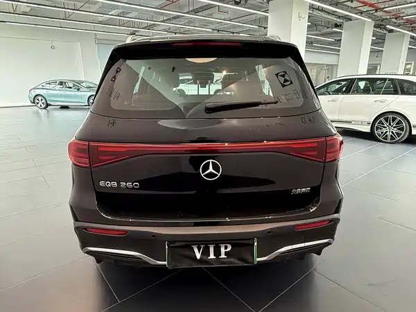 Mercedes-Benz EQB 2025