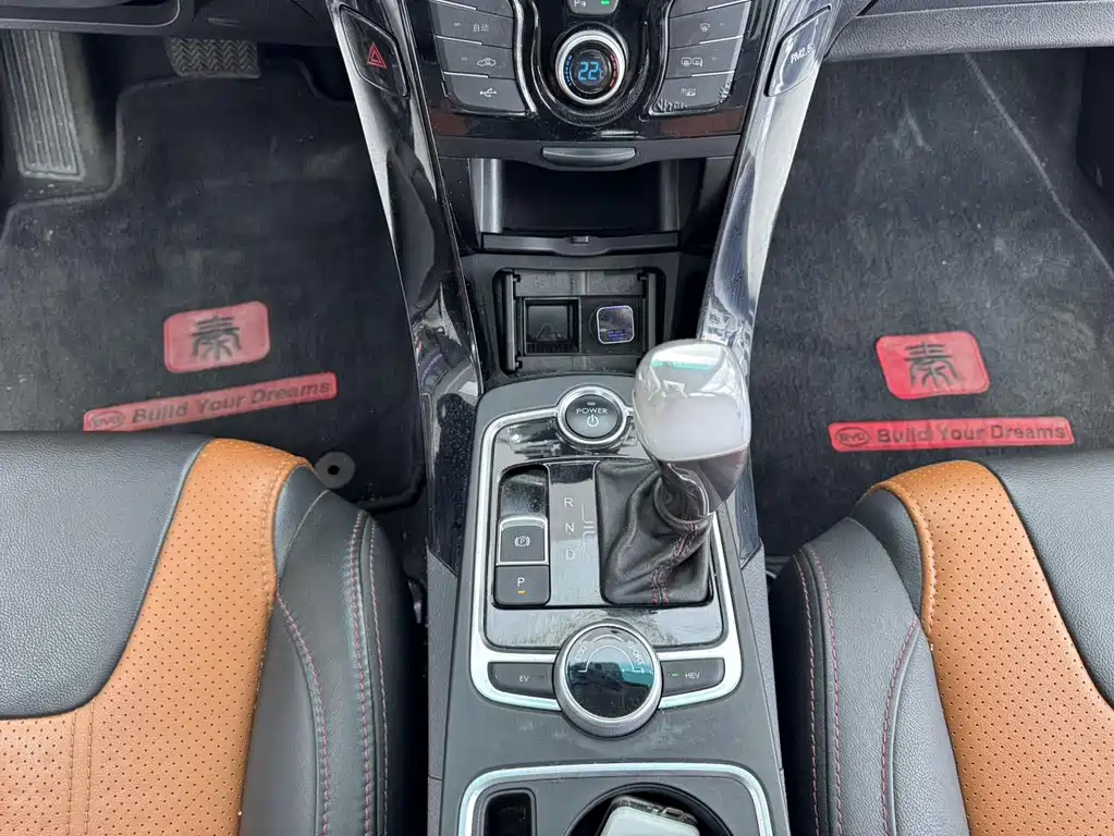 BYD Qin NEV 2015 — фото 14