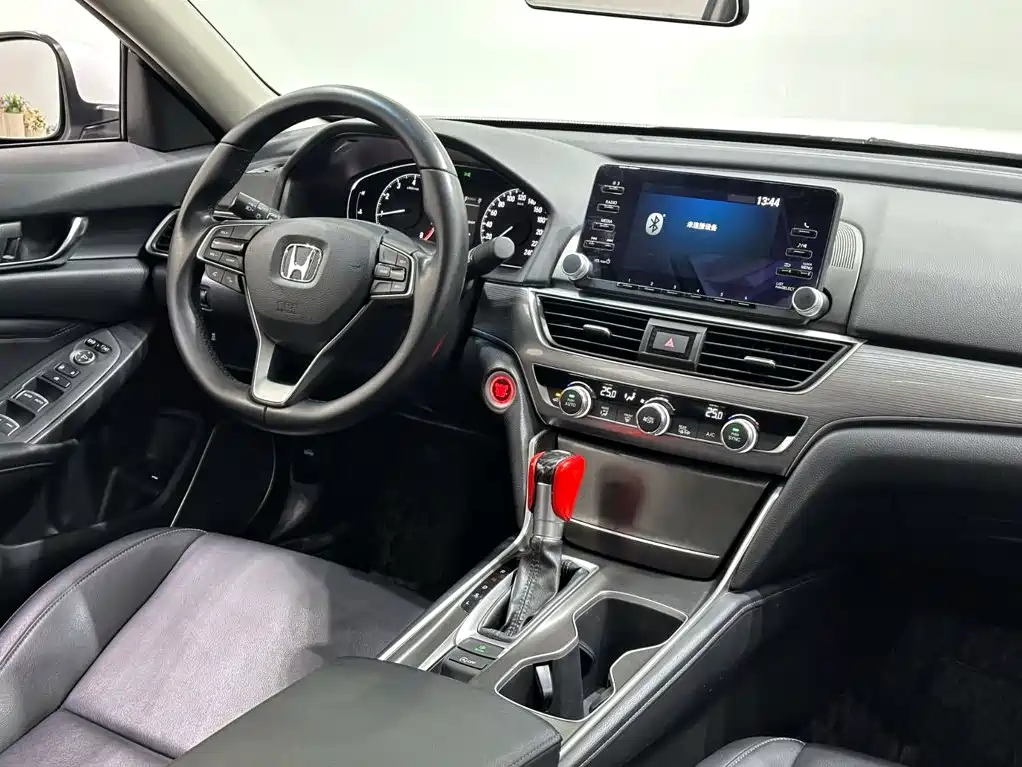 Honda Accord 2020 — фото 12
