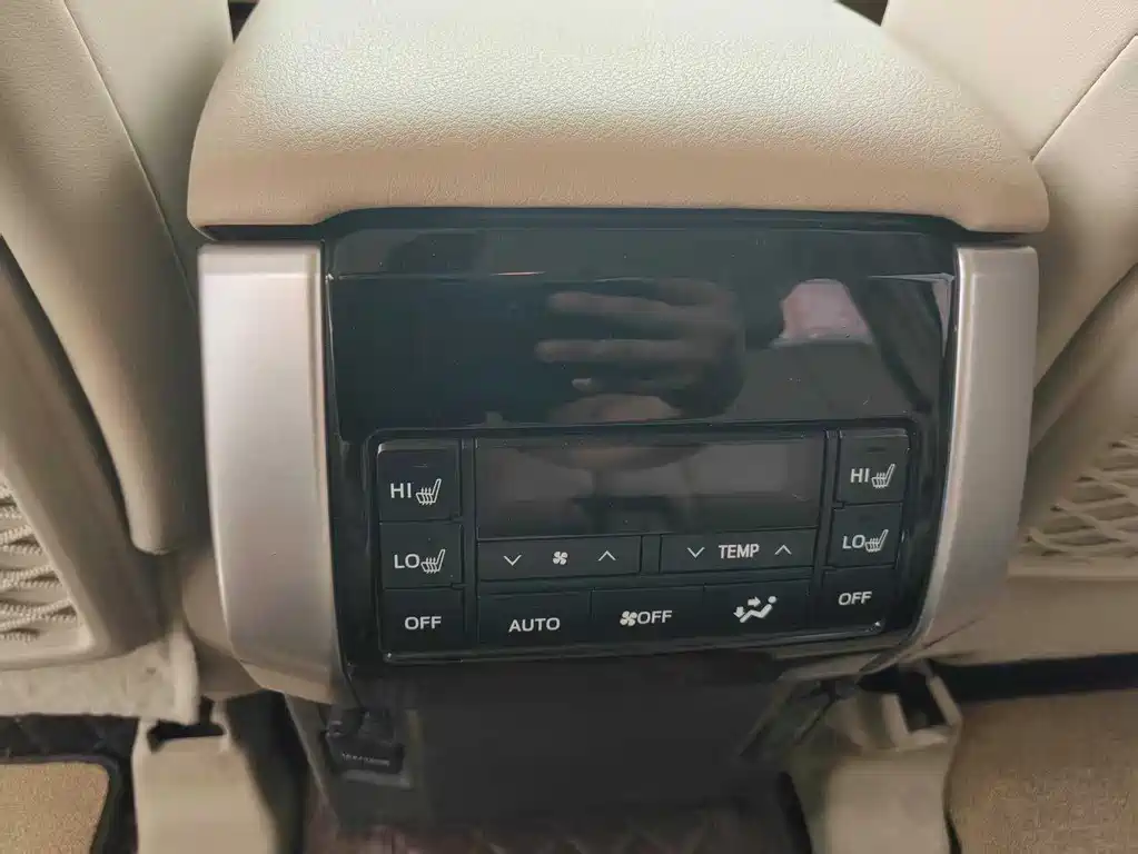 Toyota Prado 2017 — фото 12