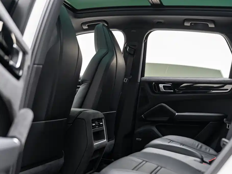 Porsche Cayenne 2018 — фото 11