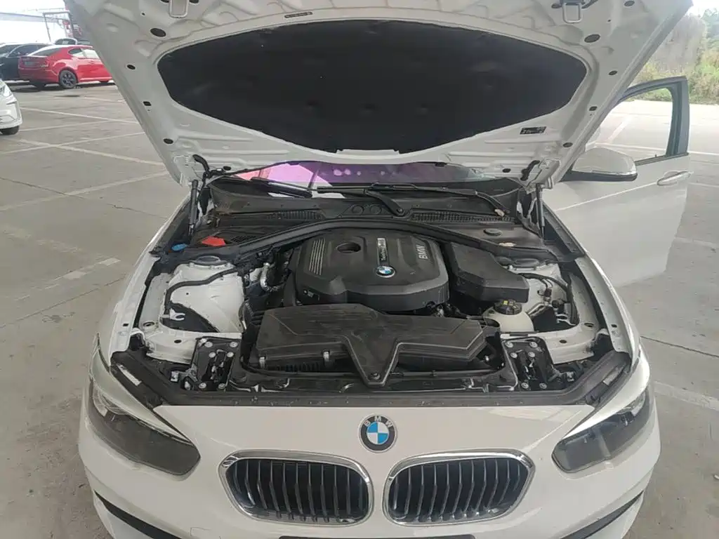 BMW 1 Series 2019 — фото 16