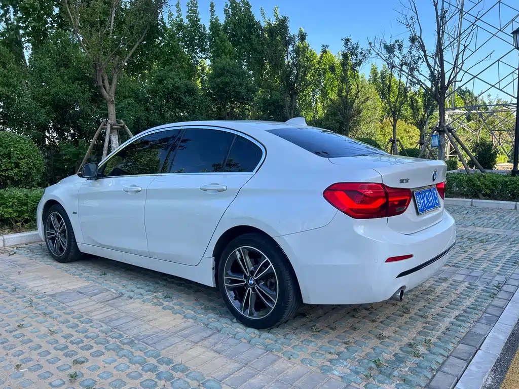 BMW 1 Series 2018 — фото 7