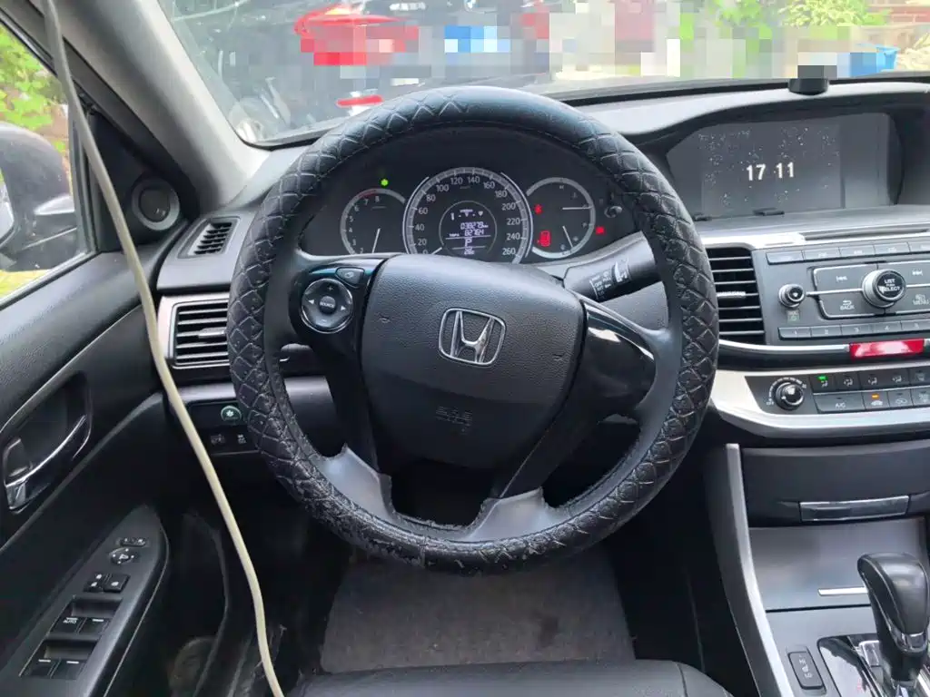 Honda Accord 2015 — фото 6