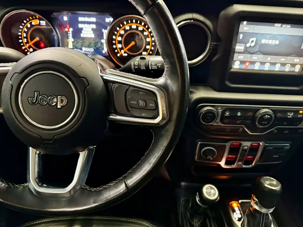 Jeep Wrangler 2021 — фото 20