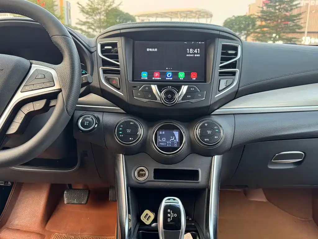 BYD Song New Energy 2018 — фото 14