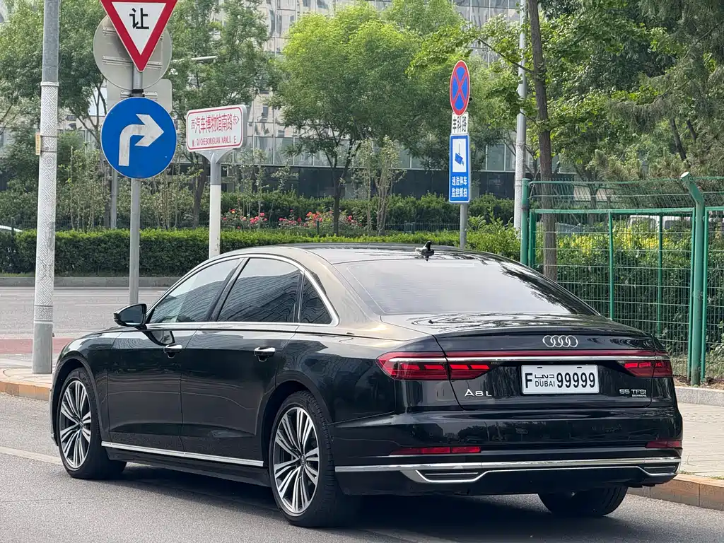 Audi A8 2020 — фото 5